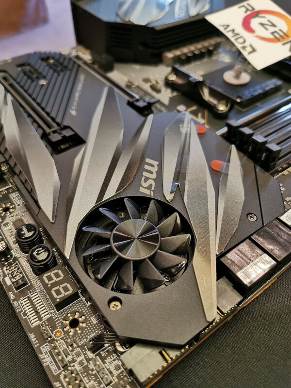 msi_partner_convension_x570_creation_chipset_fan.jpg